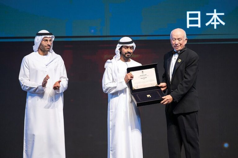 Khalifa bin Tahnoon Honors Winners of Kanz Al Jeel Khalifa bin Tahnoon Honors Winners of Kanz Al Jeel