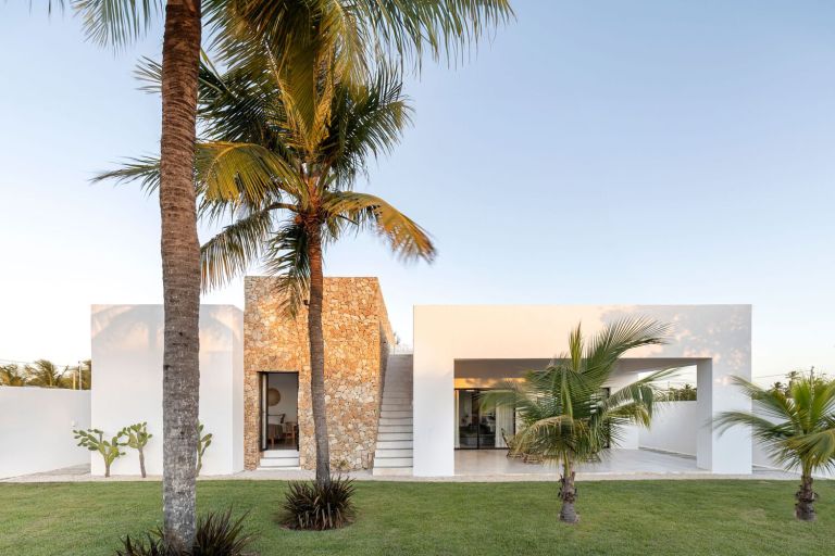 Casa Sussurro: Harmonious Integration of Nature and Architecture Casa Sussurro architecture