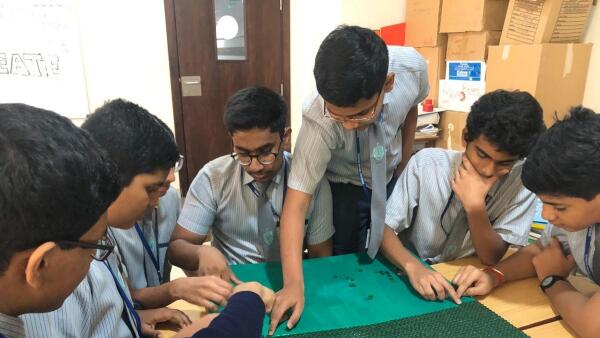 Sharjah School Students Craft UAE Flag from 65,000 Buttons Sharjah School Students Craft UAE Flag from 65,000 Buttons