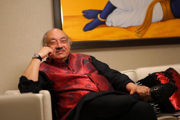 Krishn Kanhai Set to Debut His Latest Art Collection in Dubai Krishn Kanhai's life-sized painting of Tirupati Balaji, a three-dimensional artwork with oil and acrylic paints and pure gold leaves, showcased at his Dubai exhibition.