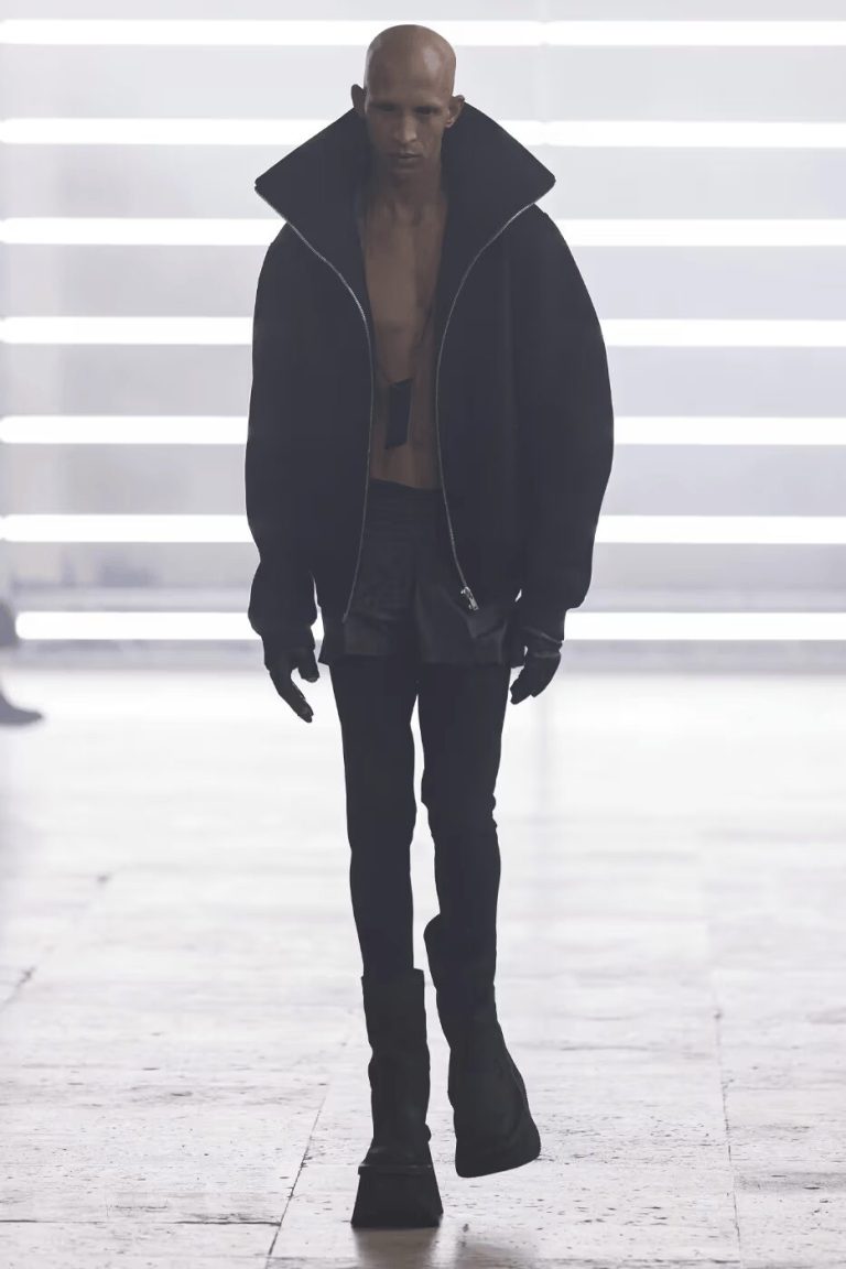Rick Owens FW25 “Concordians”: An Autobiographical Journey Rick Owens FW25 "Concordians": An Autobiographical Journey