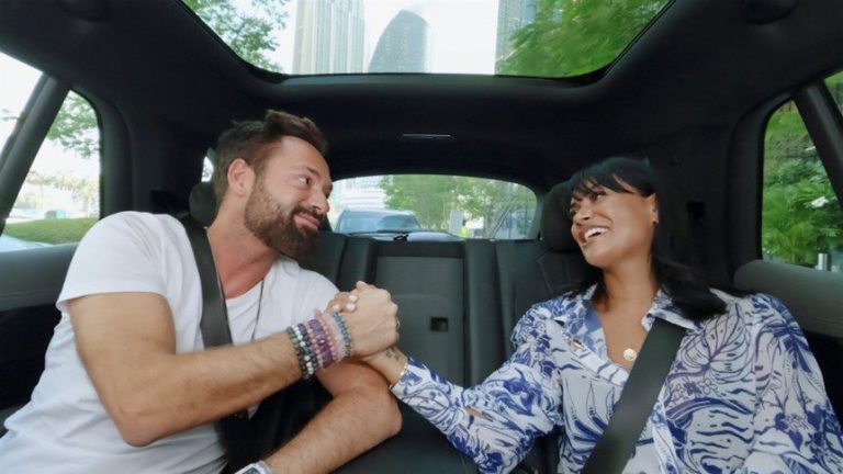 In the Blacklane: Sacha Jafri’s Artistic and Humanitarian Journey in Dubai Renowned artist and philanthropist Sacha Jafri being interviewed by Rakhee Raval Shepherd in an all-electric Mercedes EQS for 'In the Blacklane' series.