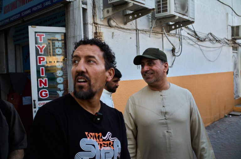 Lost Tradition: Inloco Gallery’s 2025 Season Launch Featuring Karim Jabbari Karim Jabbari creating live light calligraphy during the 'Lost Tradition' performance at Inloco Gallery.